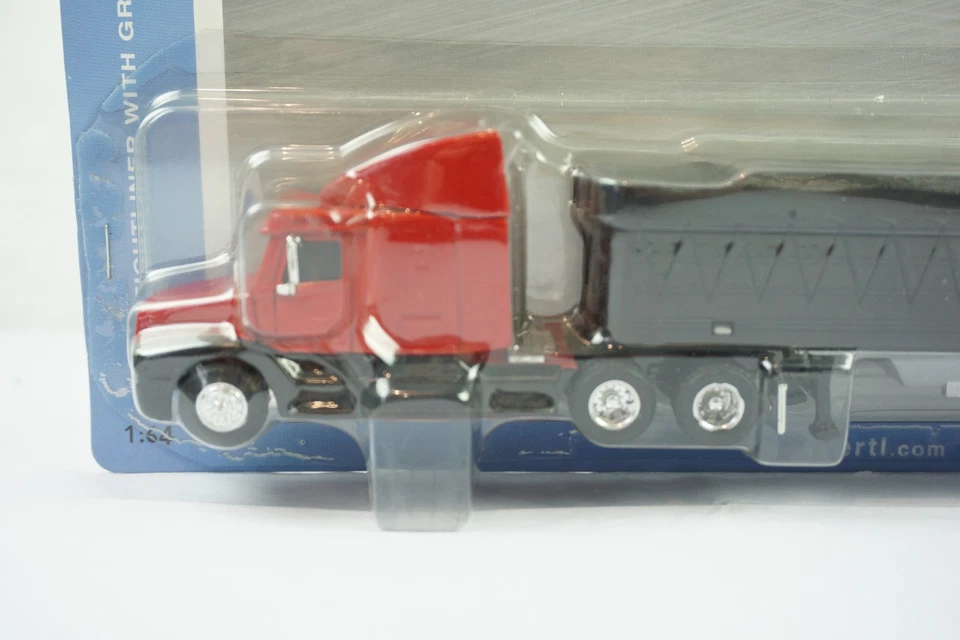 Ertl BRITAINS 1/64 Red Freightliner w/ Grain Trailer 37042 Open Box - Image 4 of 4