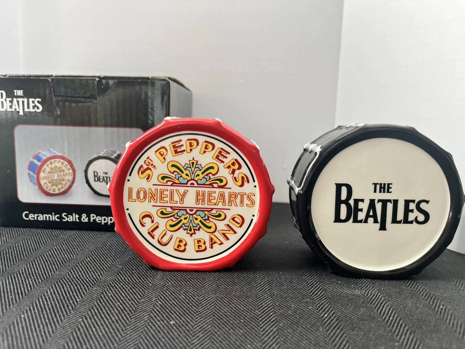 The Beatles Drums Ceramic Salt and Pepper Set Color Black And Blue New.