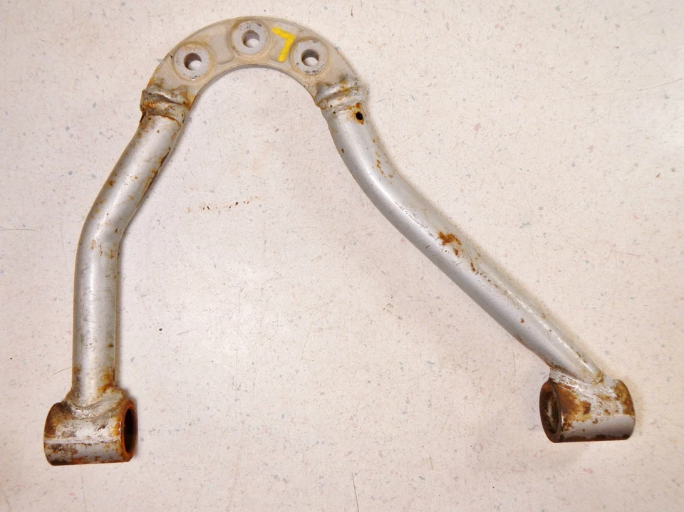 92 SUZUKI QUADRUNNER LT230E LADO IZQUIERDO SUPERIOR BRAZO A Foto 3 de 4