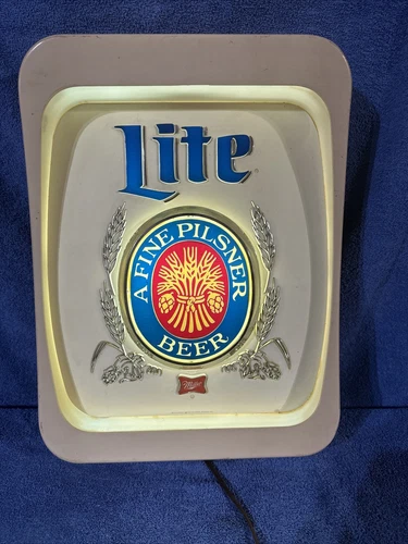 VINTAGE MILLER LITE BEER LIGHT UP SIGN “A FINE PILSNER BEER” 2