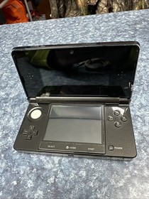 Used Nintendo 3DS Console And Charger USA Region