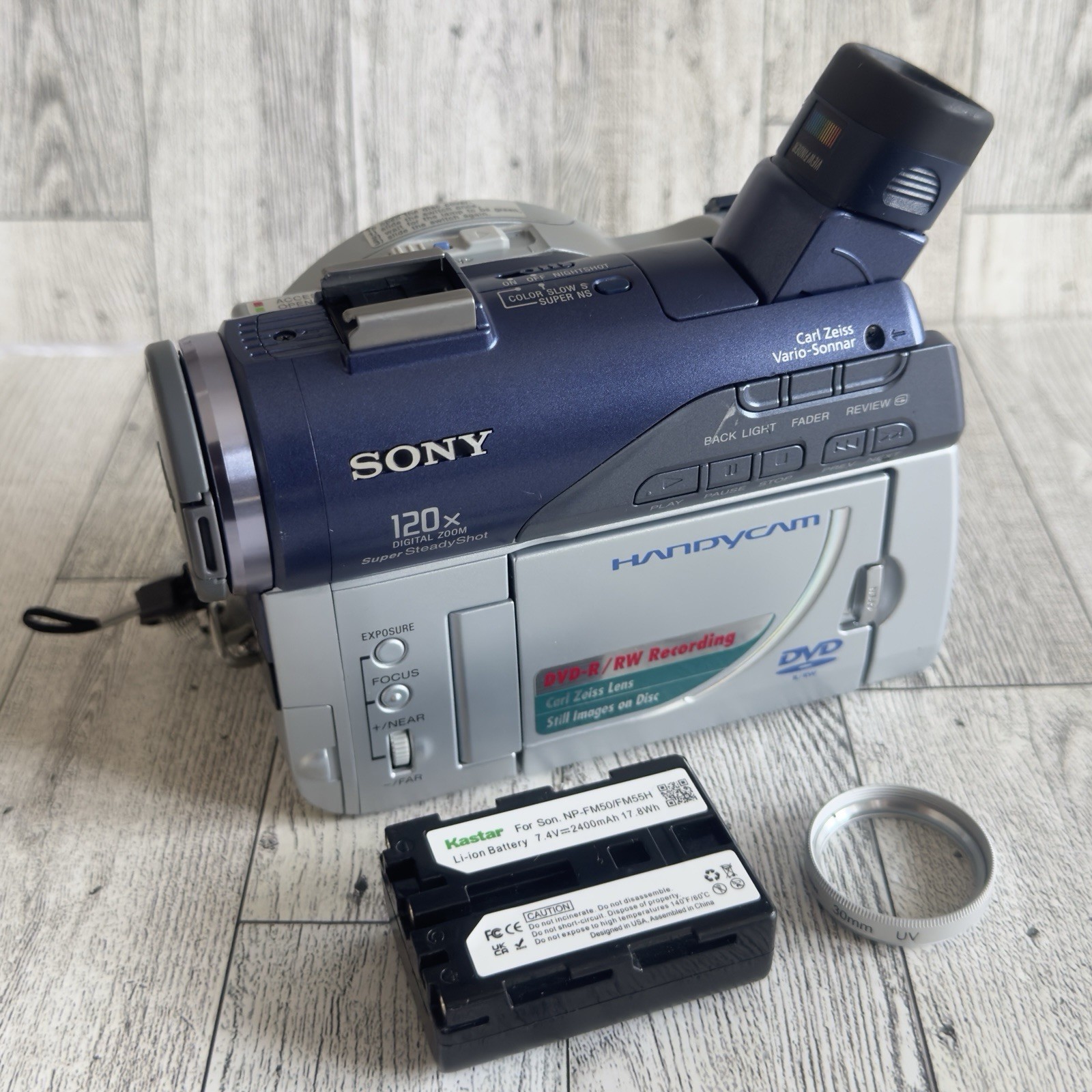 Sony DCR-DVD100 Handycam Camcorder with Nightshot Battery UV Filter Tested Working-image