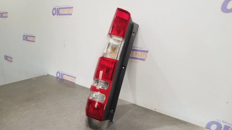 18 MERCEDES BENZ SPRINTER 2500 W906 MONTAJE LUZ TRASERA CONDUCTOR IZQUIERDO Foto 4 de 4