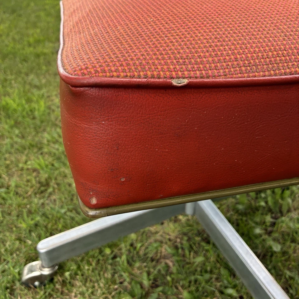 Silla de Oficina Sturgis Moderna Mediados de Siglo Naranja Vinilo Bassick Flo-Tork MCM Retro Foto 4 de 4