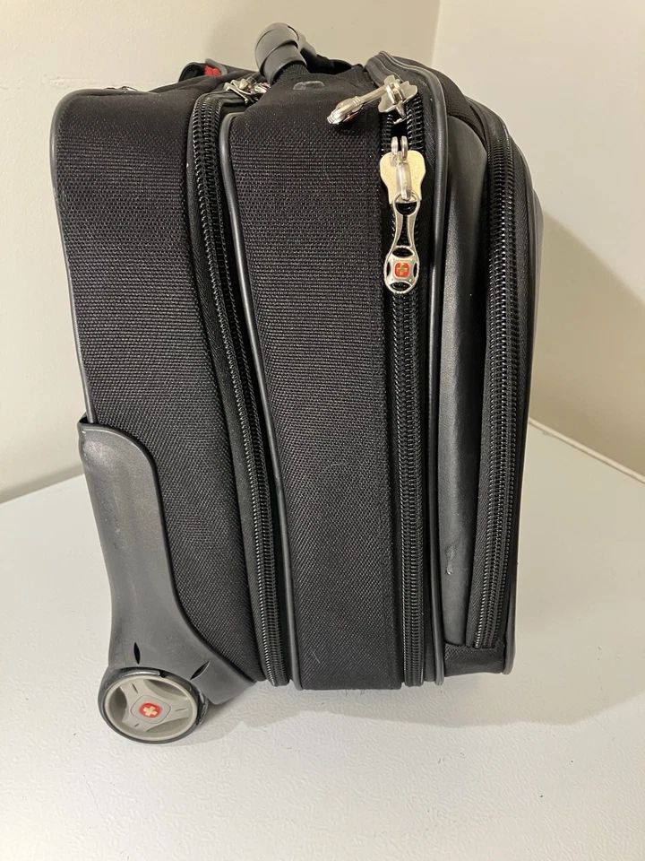 Juego de equipaje con ruedas Wenger Patriot II de dos piezas negro Foto 4 de 4