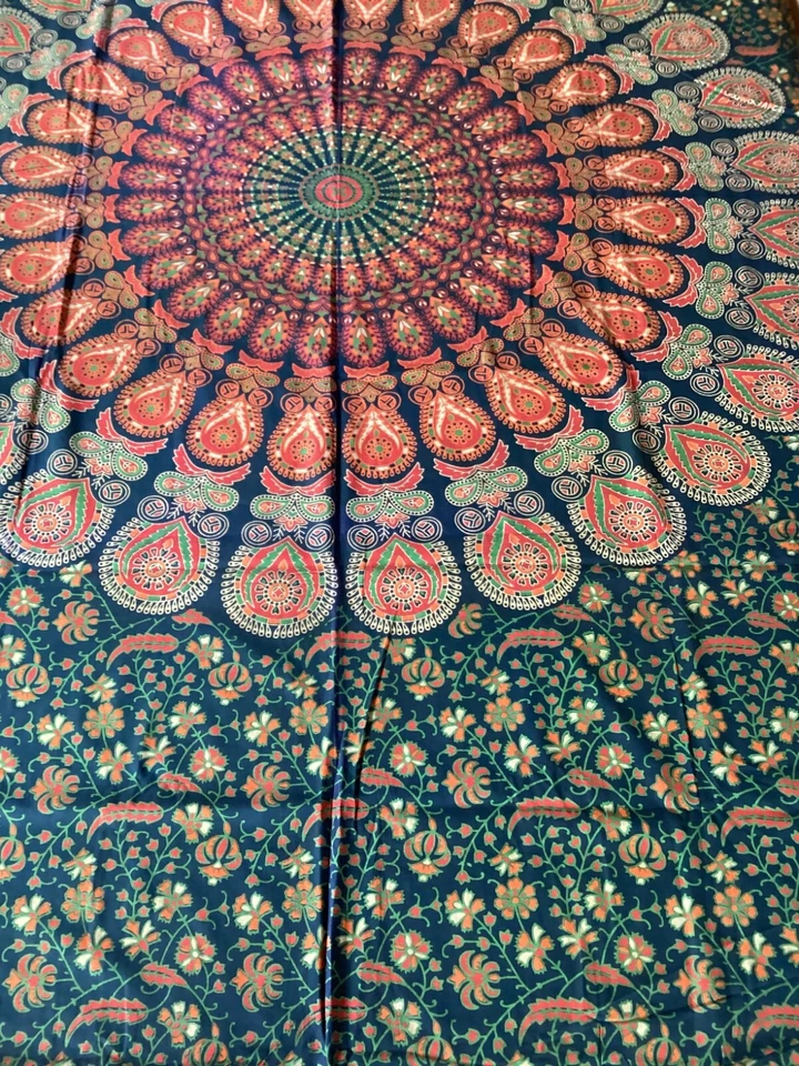 Nappe Coton imprimé en Inde époque milieu XXe, état neuf, dimension 202 x 138 cm - Photo 2/4