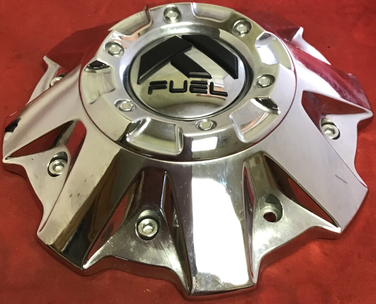 ONE USED Fuel Wheels Chrome Center Cap 1001-83-B-1 M-542 M-447 14637