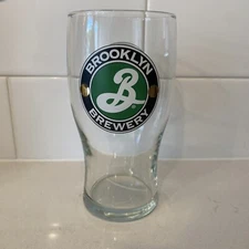BROOKLYN BREWERY New York Logo Beer Pint Glass 20 oz Wide Mouth Tulip