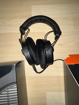 Beyerdynamic DT 990 PRO 250 Ohm Black Limited Edition