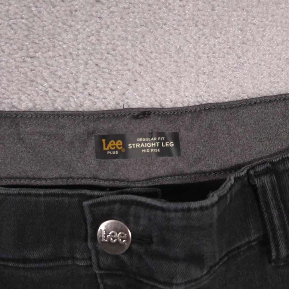 Lee Plus Jean Shorts Womens 20W Black Denim Mid Rise Regular Fit 5 Pocket - Image 4 of 4