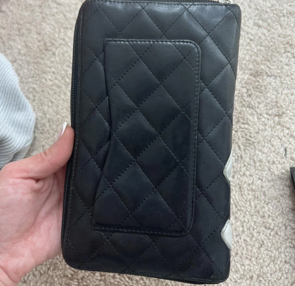 Cartera organizadora Chanel Cambon con cremallera alrededor Foto 2 de 4