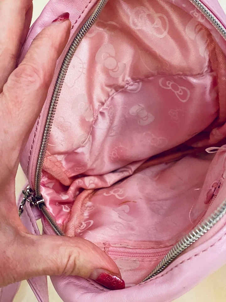 🩷 Hello Kitty Girls Pink Messenger Bag & Coin Purse …So Cute 🩷 - Image 3 of 4