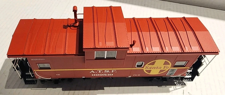 Atlas O Scale Extended Vision Caboose Santa Fe #999539 - Image 2 of 4