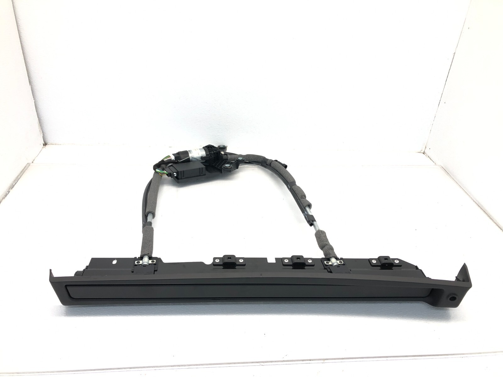 2017-2020 MASERATI LEVANTE RIGHT PASS REAR DOOR WINDOW SUNSHADE W/ MOTOR OEM