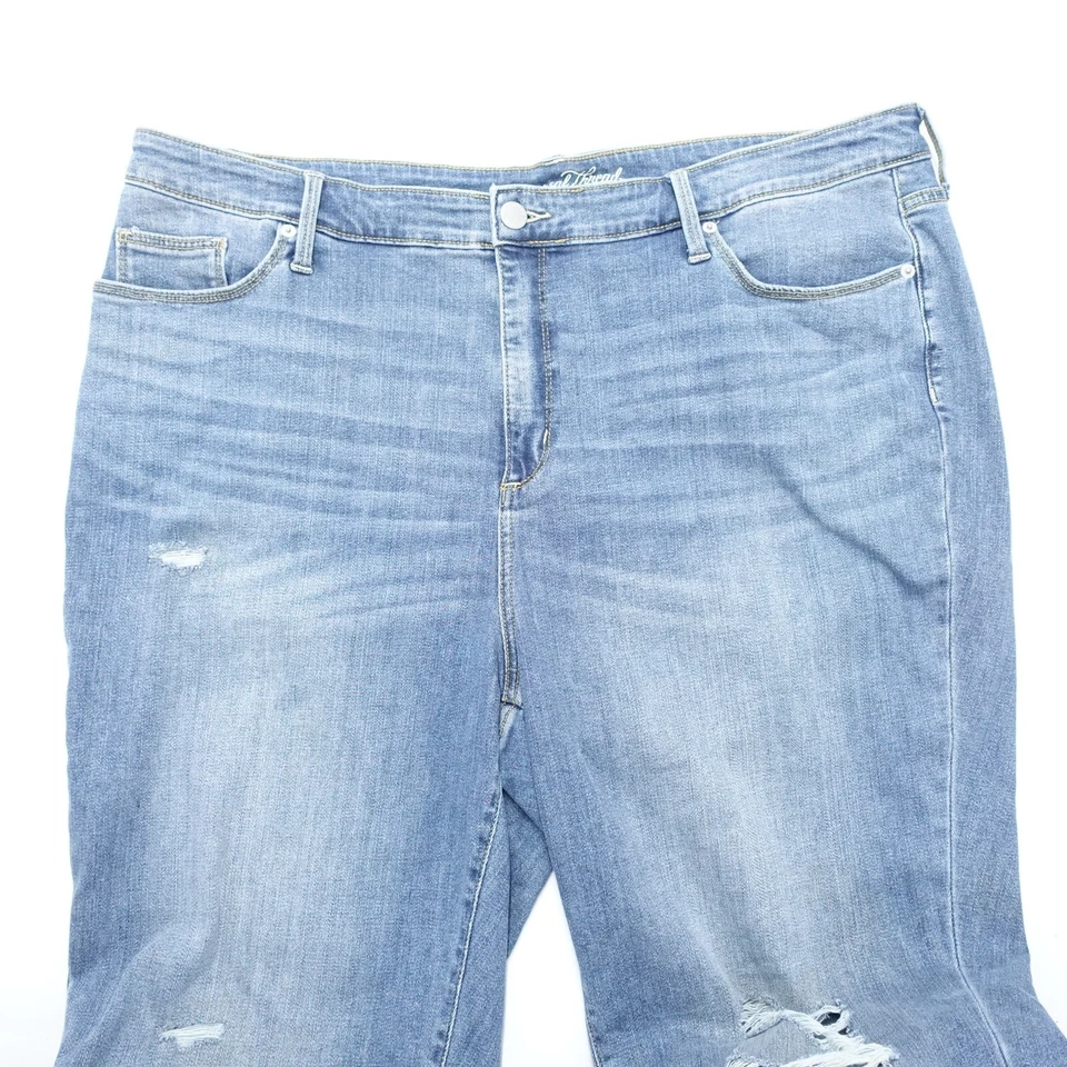 Pantalones de mezclilla Universal Thread para mujer 22 W azul tiro alto desgastados dobladillo deshilachado recortados Foto 3 de 4