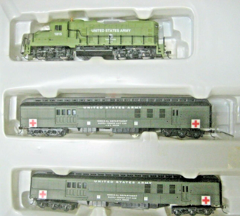 US ARMY TRAIN SET GP-20 LOCO AND 4 HOSPITAL PASSENGER CARS #MRR-30321 - Image 2 of 3