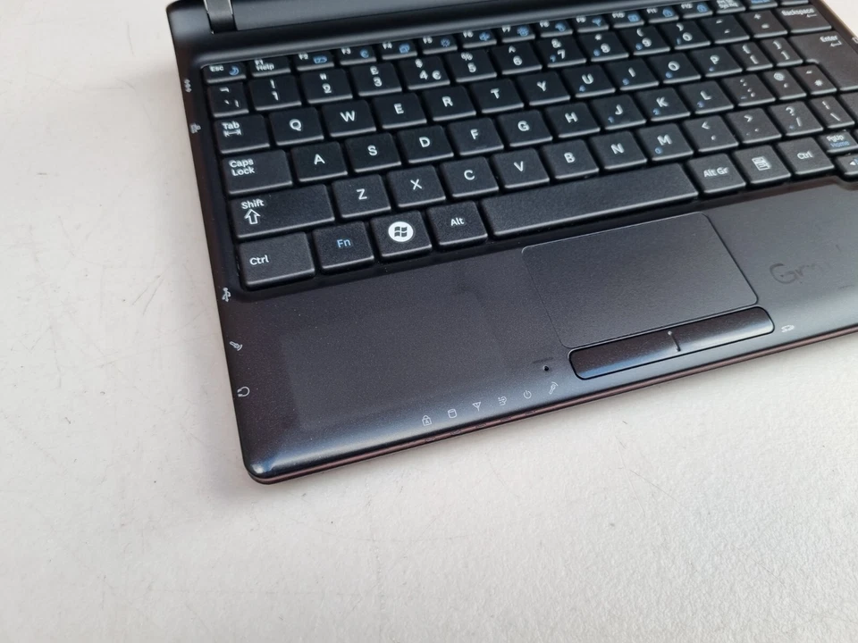 Samsung 145 Plus. Samsung N145-JP04UK. Famiglia di processori: Intel Atom - Immagine 3 di 4