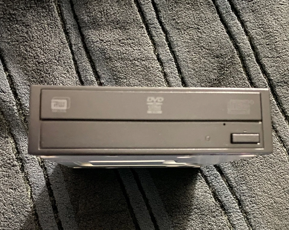 Desktop Internal SATA Player Reader DVD CD Burner Optical Drive (PARTLY WORKING) - Image 2 of 4