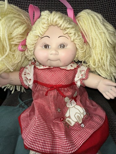Vintage Cabbage Patch Porcelain 18 in. Blonde Girl Doll Brown Eyes SEE PIX - Picture 2 of 13