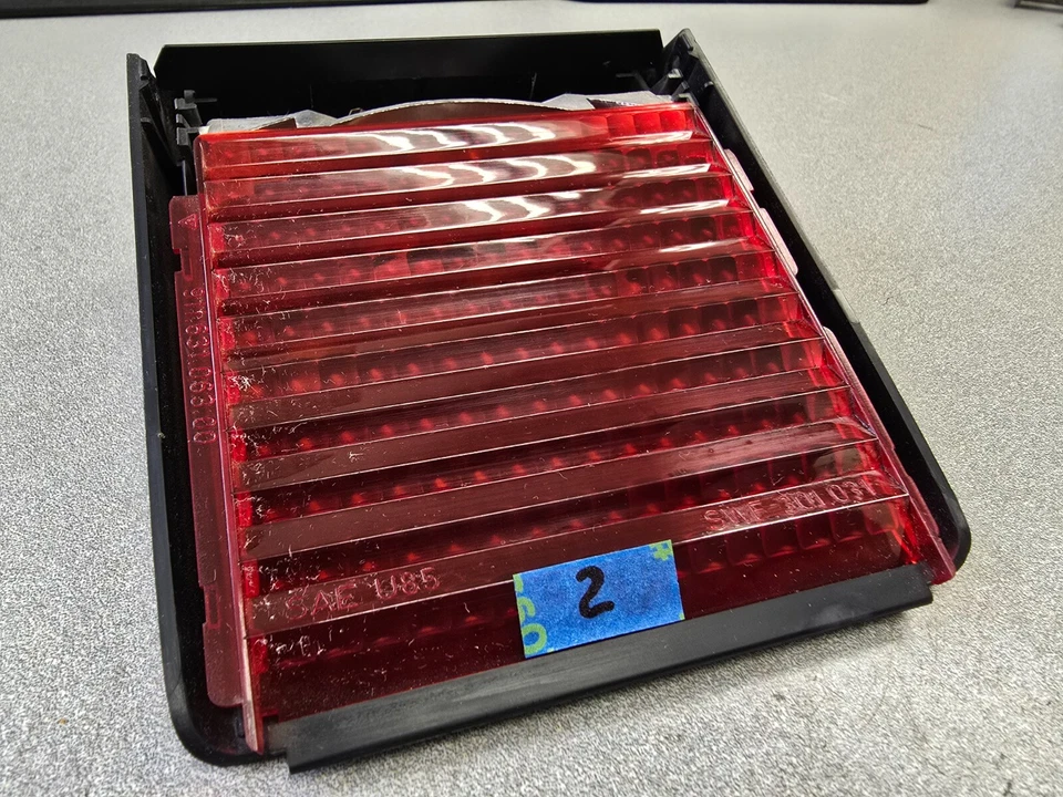 MUY BONITO USADO ORIGINAL GENUINO PORSCHE 911 CARRERA TERCERA LUZ DE FRENO CONJUNTO #2 Foto 2 de 4