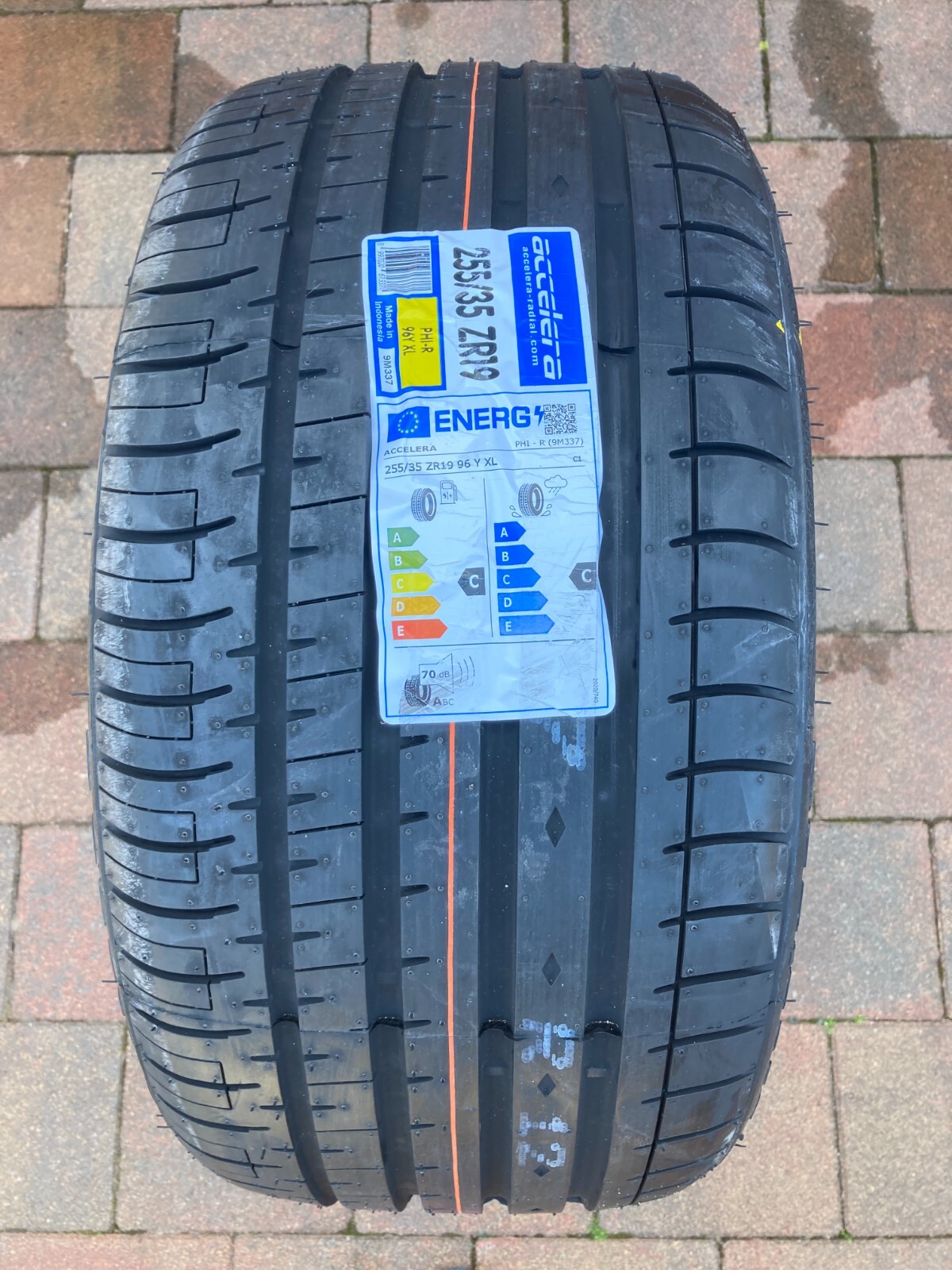 4 X 255 35ZR19 96Y XL ACCELERA 255 35 19 EXTRA LOAD TYRES 255 35R19 96Y 4-x-255-35zr19-96y-xl-accelera-255-35-19-extra-load-tyres-255-35r19-96y