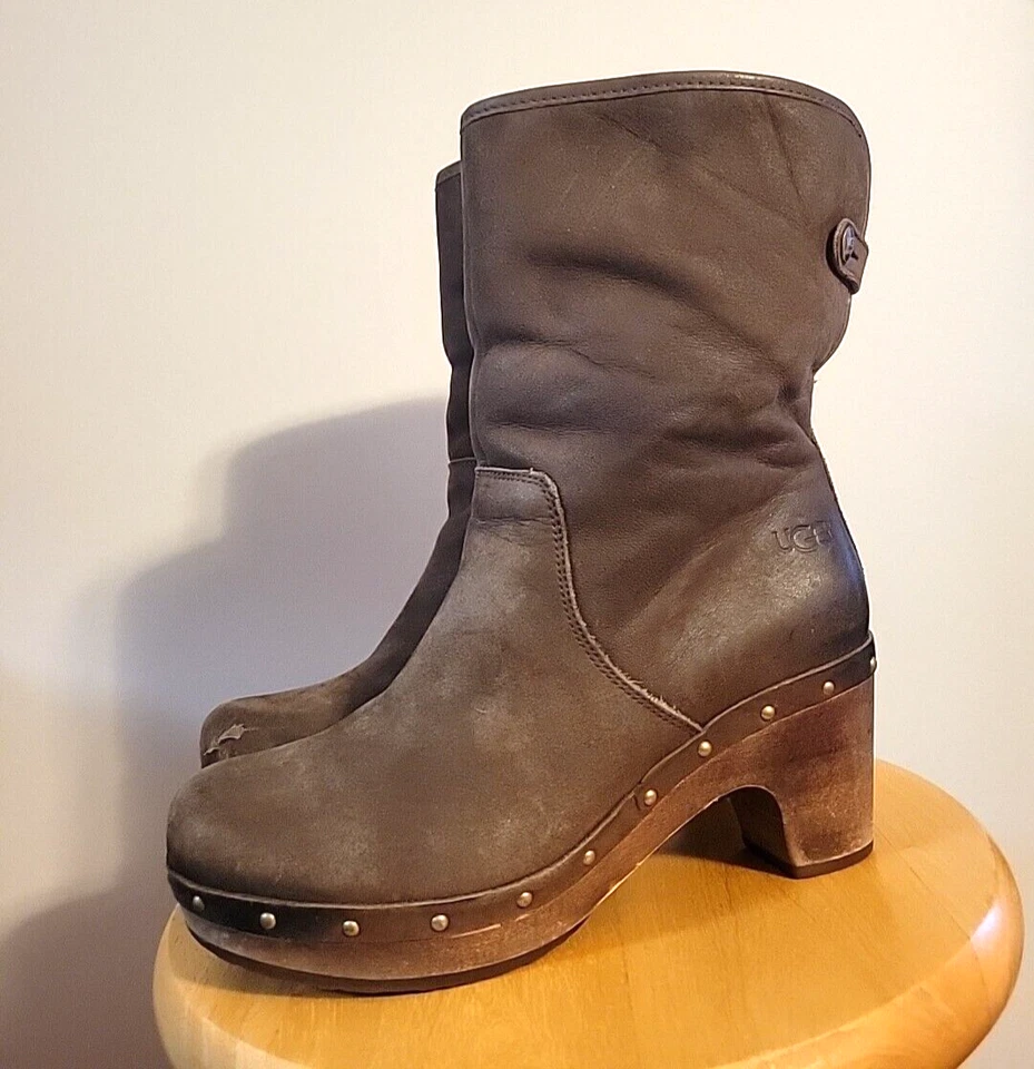 UGG Australia Lynnea Brown Pull On Boots Women's size 7 - Image 2 of 4