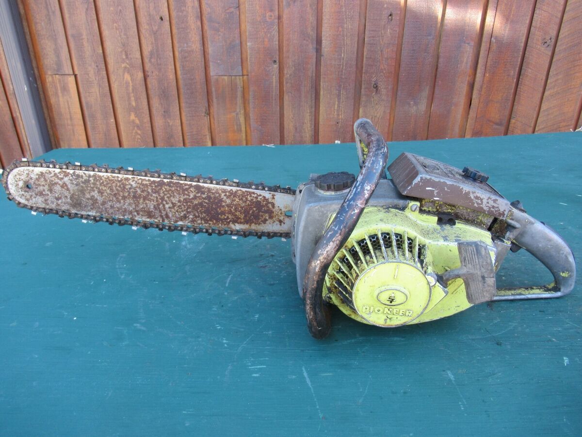 Vintage PIONEER 1200 Chainsaw Chain Saw with 17 Vintage PIONEER 1200 Chainsaw Chain Saw with 17