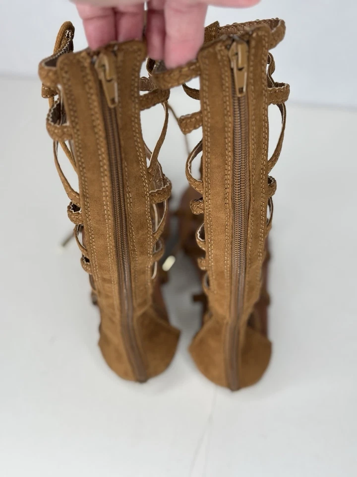 Sandalia Gladiador Tirantes Alto 12 pulgadas de abajo hacia arriba, Cremallera y Cordones Marrón Foto 3 de 4