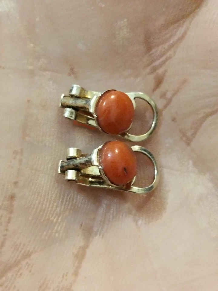 Piccoli orecchini in argento 800 placcati oro e corallo - Ottimi! - Immagine 4 di 4