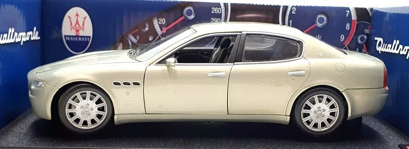 Hotwheels 1/18 Scale - C7527 - Maserati Quattroporte - Silver - Image 3 of 4