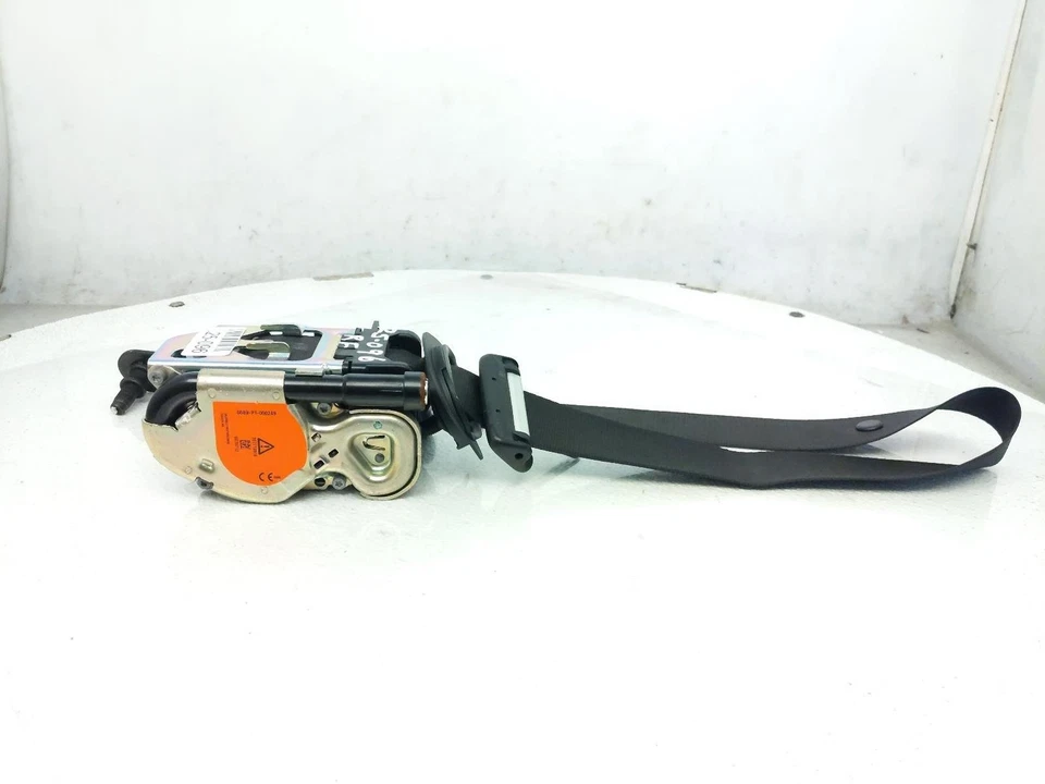 Mercedes-Benz Gla250 2015-2020 pasajero delantero derecho retractor de cinturón de seguridad - negro Foto 2 de 4