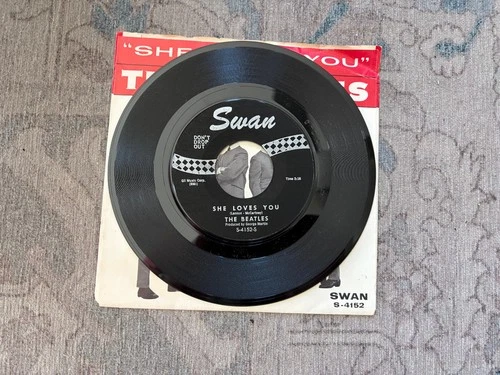 The Beatles 45 RPM, She Loves You/I'll Get You, Swan Records S-4152