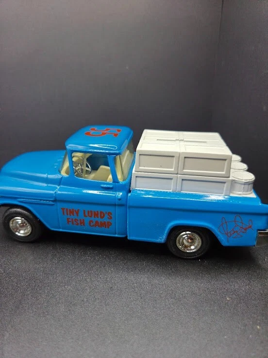 Tiny Lund Fish Camp 1955 camioneta pickup banco 1993 ERTL 1:25 Foto 2 de 4