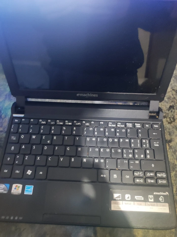 PC Portatile NetBook eMachines 2gb Intel Atom  - Immagine 2 di 2