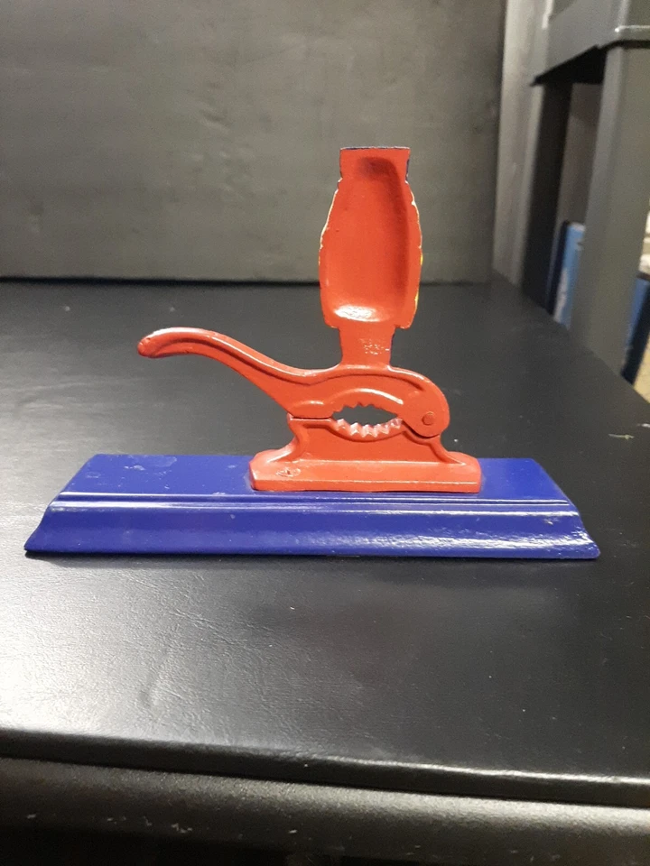 Christmas Nutcracker Soldier Cast Iron Nut Cracker 2006 - Image 3 of 4