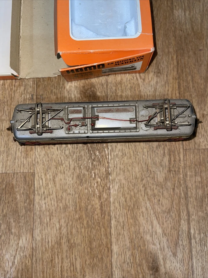 Fleischmann 4235 Electric Locomotive DB 221 111-8 H0 scale 1:87 Ho - Image 2 of 4