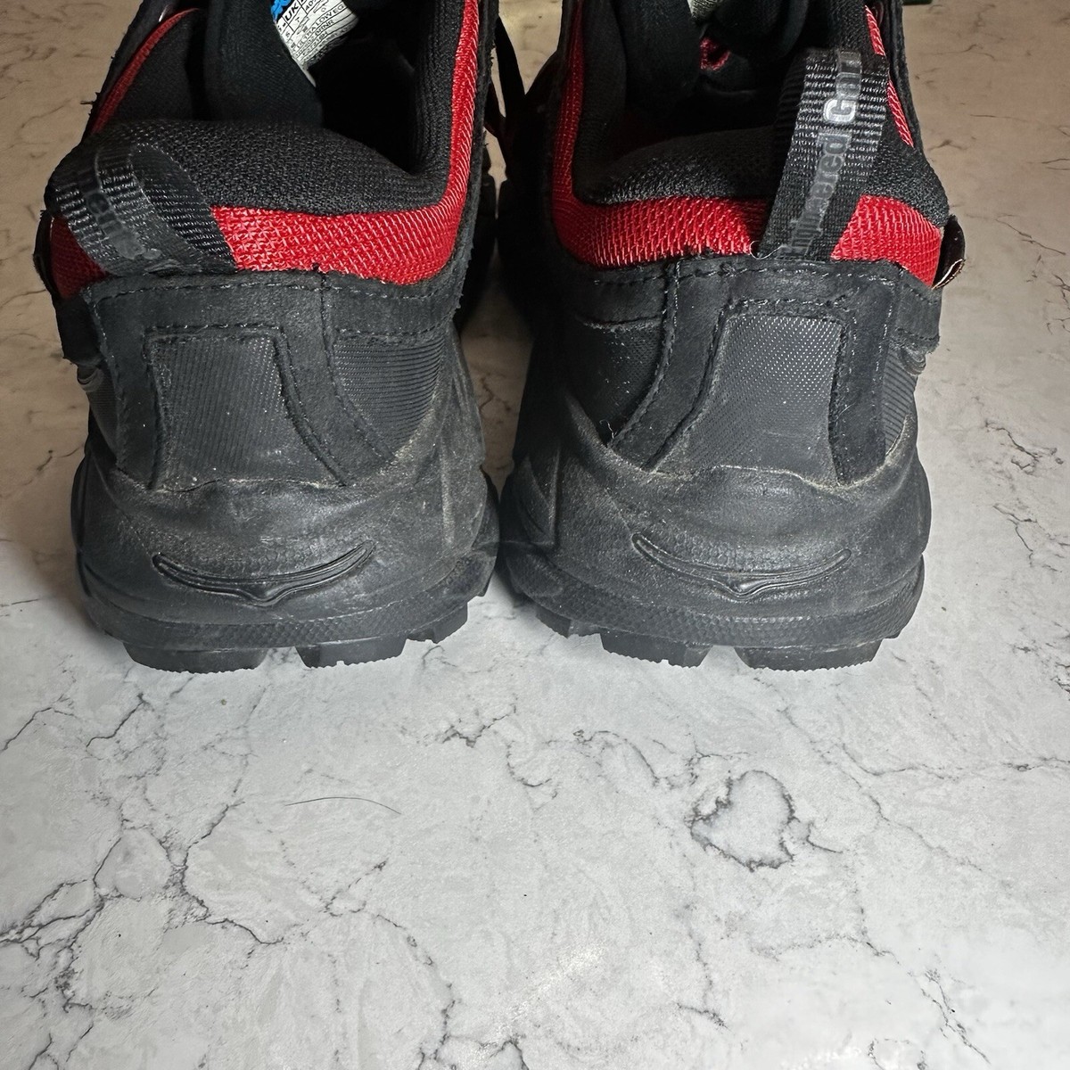 Hoka One One Tor Ultra Low eVent Black Red Size 7.5 Mens  display picture 2