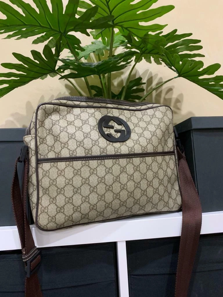 Gucci sling bag