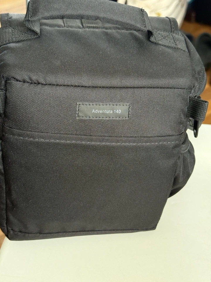 LOWEPRO Adventura Go SH 140 黑色中号相机包 — 第 3/4 张图片