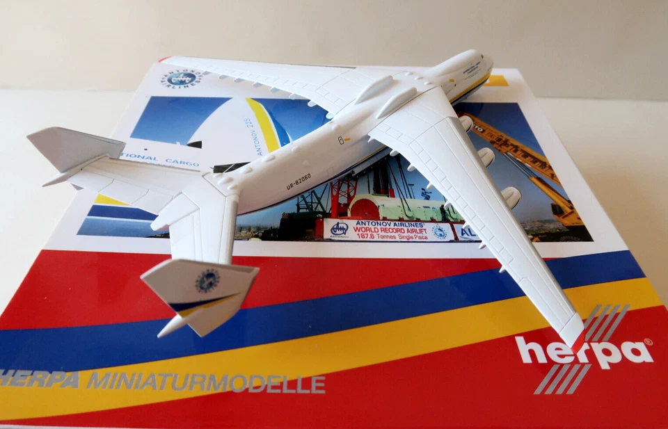Herpa 1/400° Antonov Airlines AN-225 Mriya Envergure 22Cm Etat Neuf + Boite - Photo 3/4