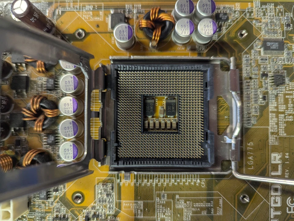 Placa madre ASUS PTGD-LR REV 1.04 LGA775 MicroATX Foto 2 de 3