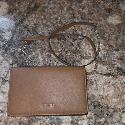 Guess Bandolera Bolso sin asas Cartera Cadena Dorada Saffiano - Imagen 1 de 4