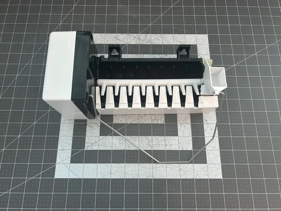 Conjunto de máquina de gelo geladeira KitchenAid P# 4317943 - Imagem 2 de 4