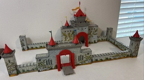 Marx 1956 Robin Hood Tin Litho Castle *INCOMPLETE* with 2 figures READ DETAILS!!