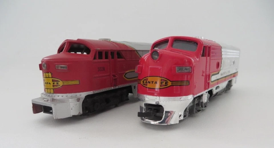 2 HO Santa Fe Powered Diesels Both do Not Run for Parts or Repair - Image 2 of 4