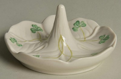 Belleek Pottery  Shamrock Ring Holder 983085