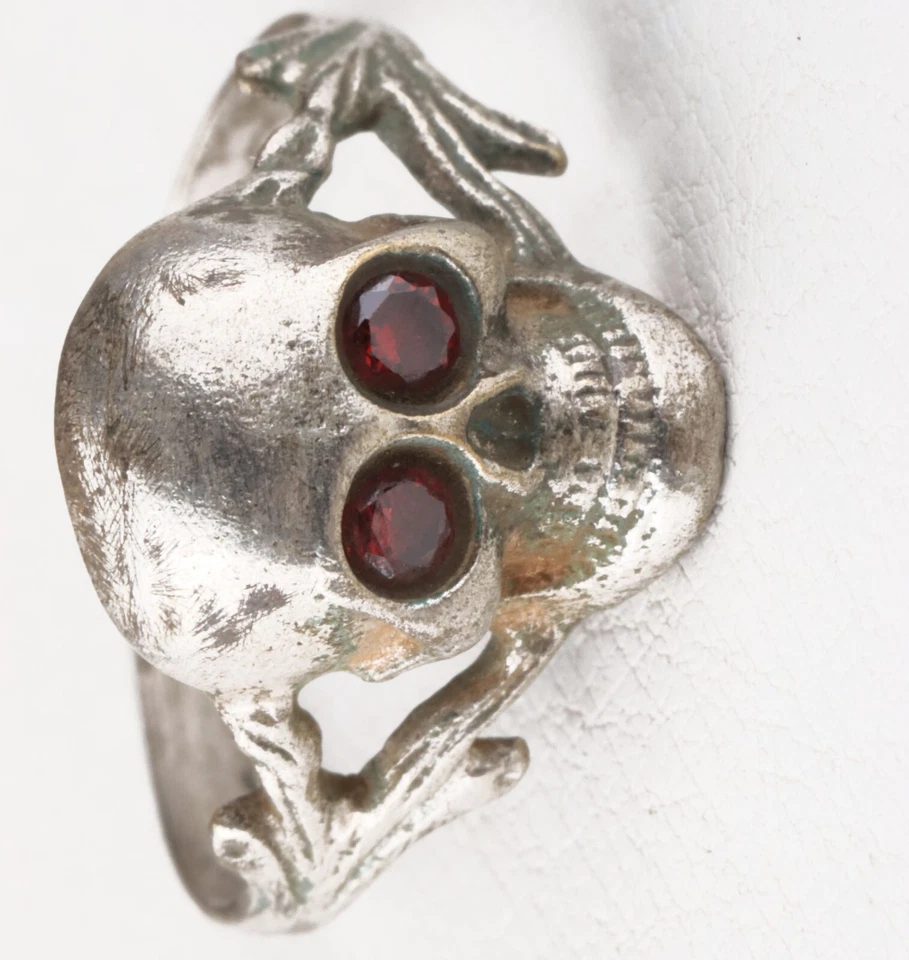 Anillo Calavera con Huesos de Ojos Segunda Guerra Mundial Esqueleto Segunda Guerra Mundial Cabeza Muerta Primera Guerra Mundial Joyería Primera Guerra Mundial Horror Foto 2 de 4