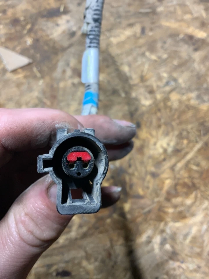 Ford Expedition 2011-2014 tapón de bote de carbón de vapor combustible Foto 3 de 4