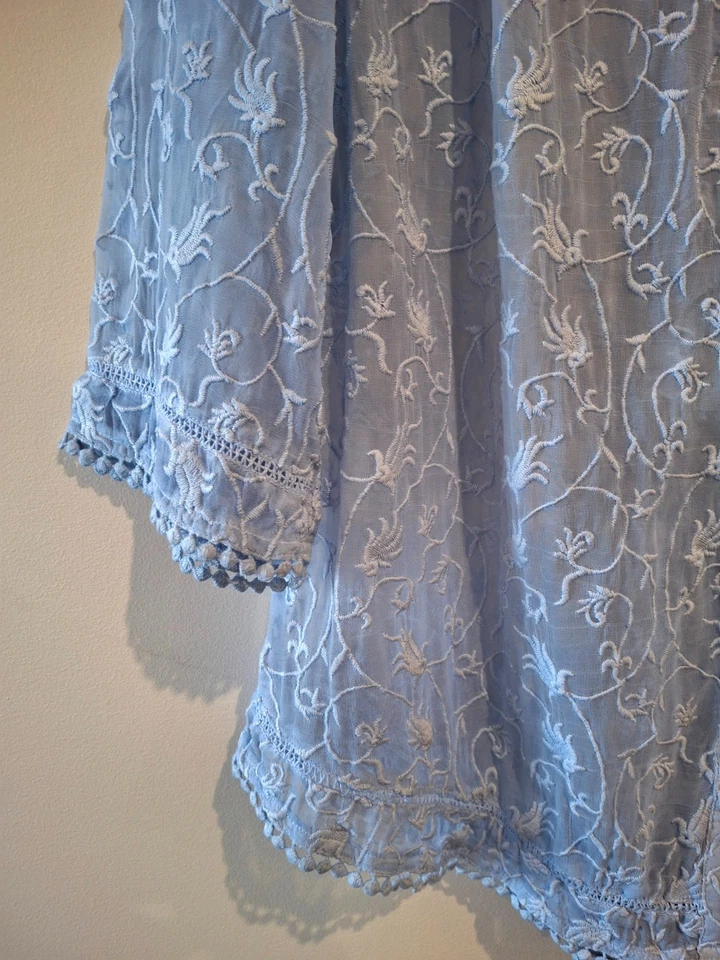 Hammock & Vine, lovely lace embroidered shirt/top, viscose, size 12/14, good - image 2 of 4