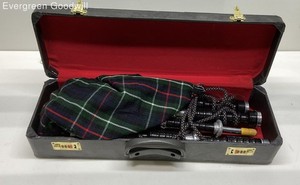 Bagpipes with case